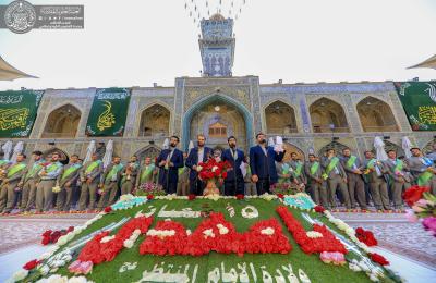 منتسبو العتبة العلوية المقدسة يحيون مناسبة مولد الإمام المنتظر (عجل الله فرجه) في باحة الصحن العلوي المطهر