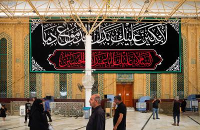 أكثر من 2000 متر مربع من القماش الأسود .. ورشة التطريز في العتبة العلويّة المقدّسة تُنجز أعمال قطع السواد واللافتات الخاصّة بشهر محرم الحرام