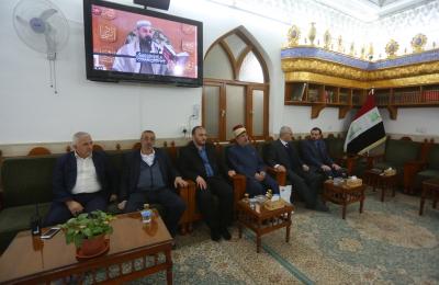 الأمين العام للعتبة الكاظمية المقدسة يتشرف بزيارة مرقد أمير المؤمنين ( عليه السلام) الأمين العام للعتبة الكاظمية المقدسة يتشرف بزيارة مرقد أمير المؤمنين ( عليه السلام)