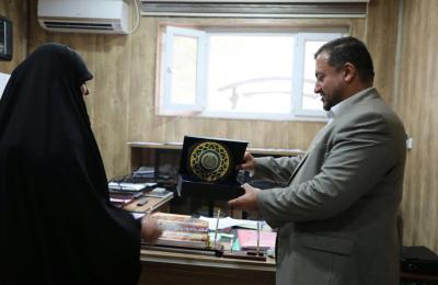 شُعبة العلاقات العامة النسوية في العتبة العلوية تكرم رئيس فرع التشريح في جامعة جابر بن حيان الطبية شُعبة العلاقات العامة النسوية في العتبة العلوية تكرم رئيس فرع التشريح في جامعة جابر بن حيان الطبية